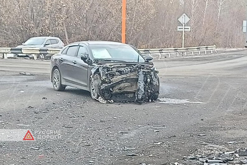 Легковой автомобиль и скорая столкнулись в Кузбассе