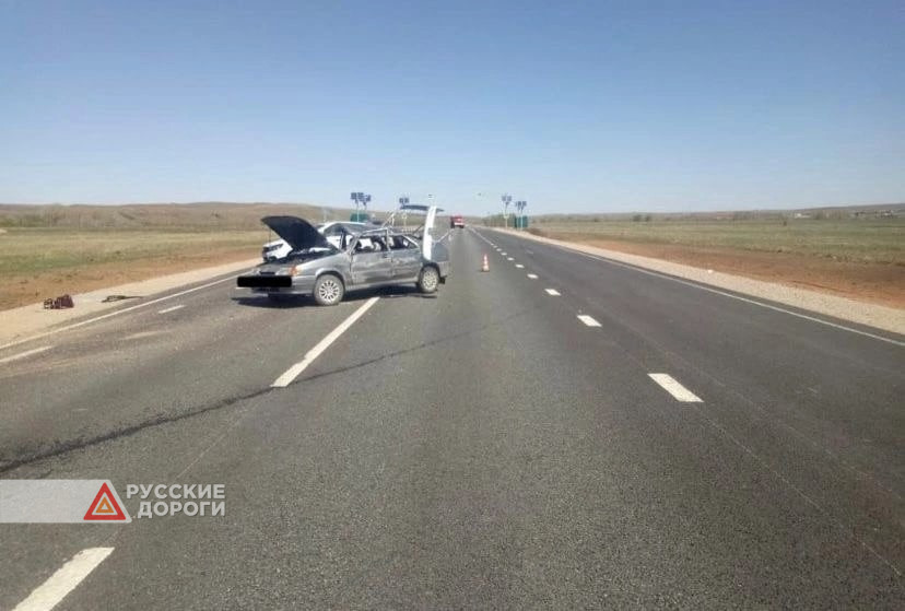 В Оренбургской области ВАЗ-2114 вылетел с дороги в кювет и перевернулся