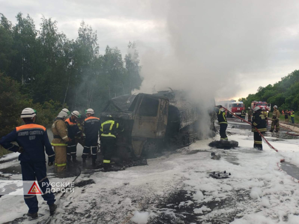 Водитель фуры погиб в огненном ДТП на трассе М-5