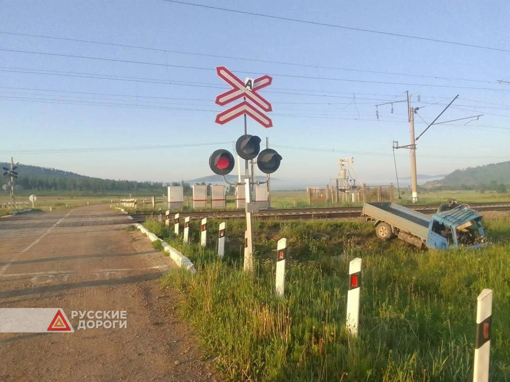 Три человека погибли в ДТП с поездом в Забайкалье