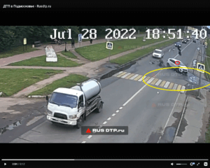 2022-07-30 10_05_40-Жесткая авария с участием мотоцикла в Подмосковье — Яндекс Браузер.png