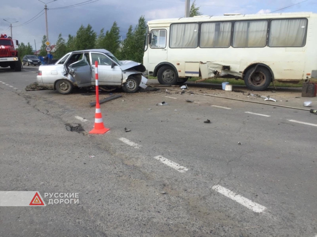 Двое погибли в ДТП с участием автобуса в селе Вагай
