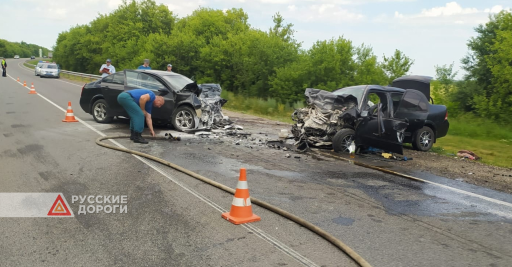 Мужчина и женщина погибли в аварии в Липецкой области