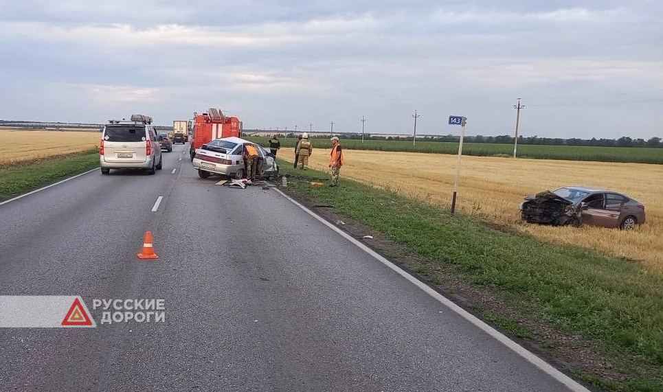 Три человека погибли в массовом ДТП в Ростовской области