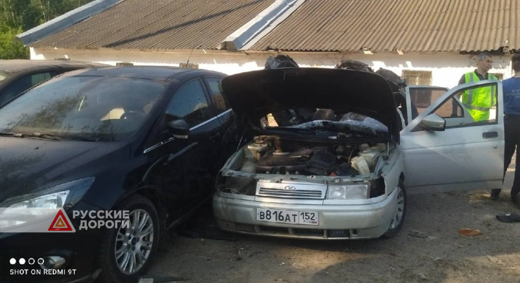 Пьяный водитель устроил погром на парковке у аэропорта в Нижнем Новгороде