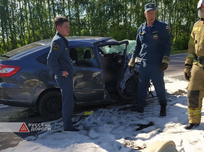 Пассажир &laquo;Гранты&raquo; погиб на месте ДТП в Чувашии