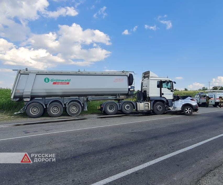 Женщина с двумя детьми разбилась в Воронежской области