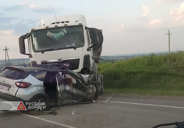 Женщина с двумя детьми разбилась в Воронежской области