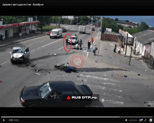 2022-08-11 18_06_38-Жесткая авария с мотоциклистом на перекрестке в Виннице — Яндекс Браузер.png