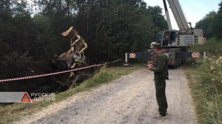 Водитель погрузчика и его 16-летний сын погибли в Череповецком районе