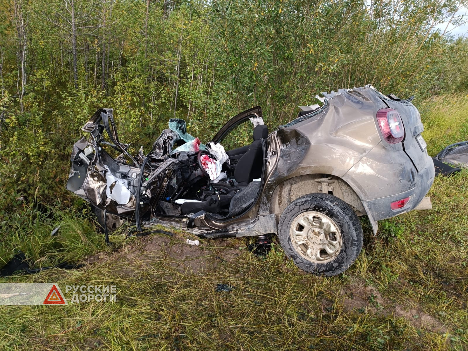 Водитель автомобиля Renault Duster разбился на подъезде к Ноябрьску