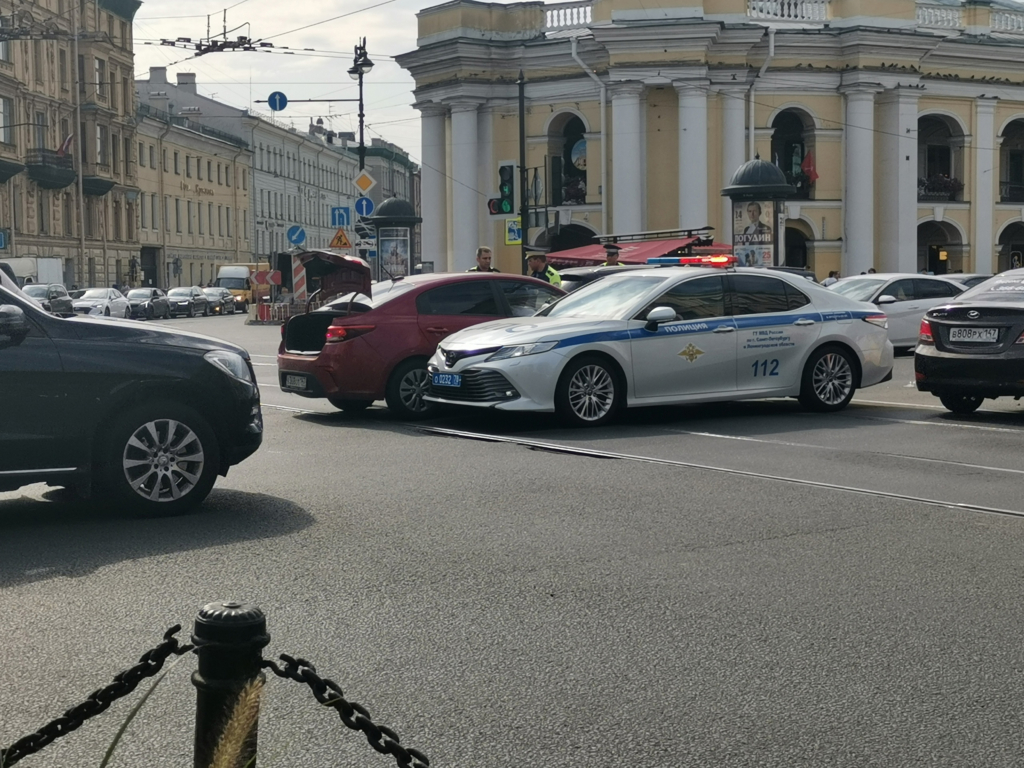 Момент аварии с участием ДПС в Петербурге