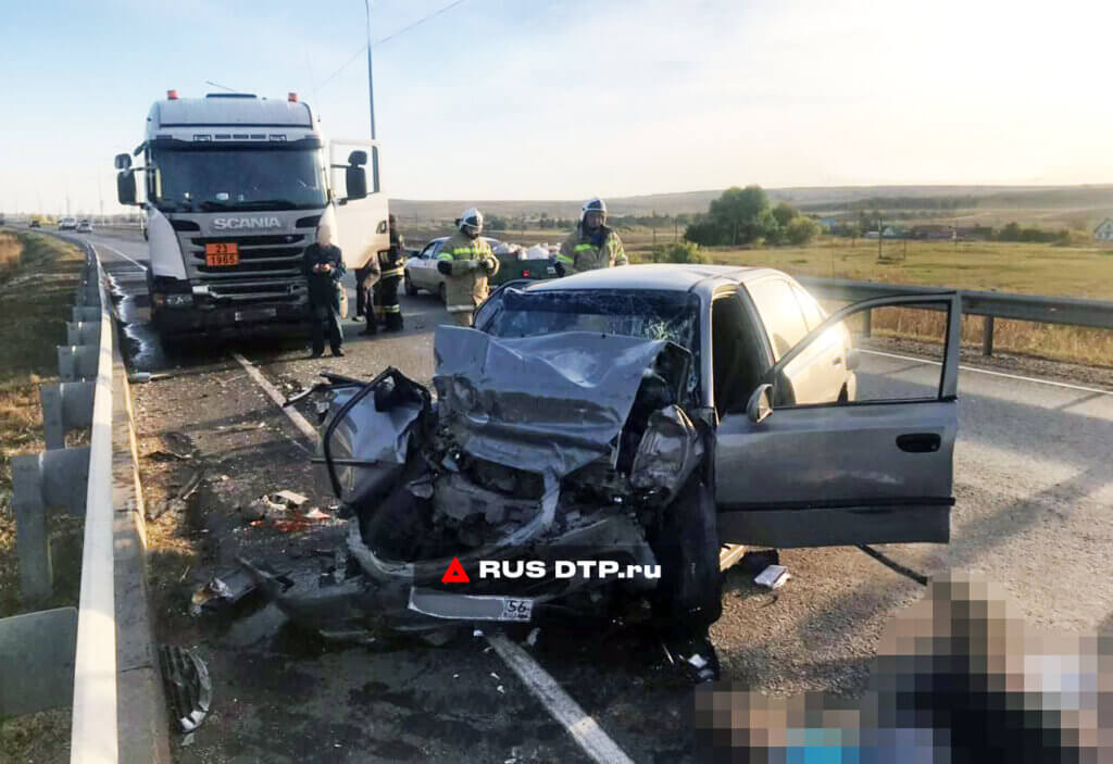Водитель и пассажирка Hyundai погибли на трассе Уфа &#8212; Оренбург