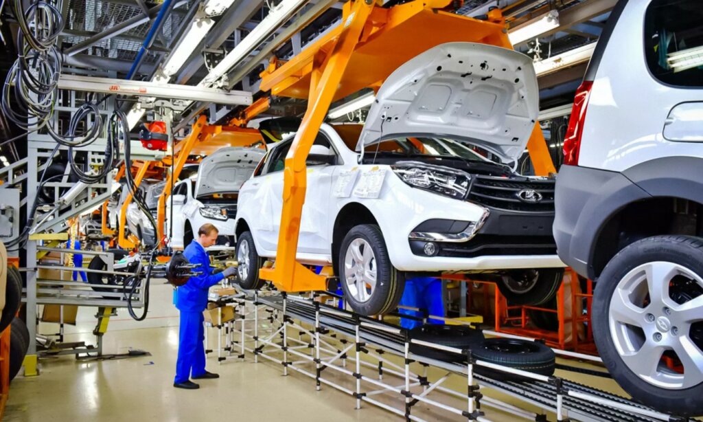 В России производство легковых автомобилей упало на 71,8%
