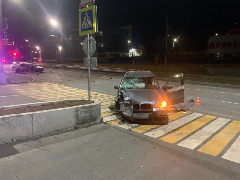 Пьяный лихач на BMW врезался в такси в Петропавловске-Камчатском
