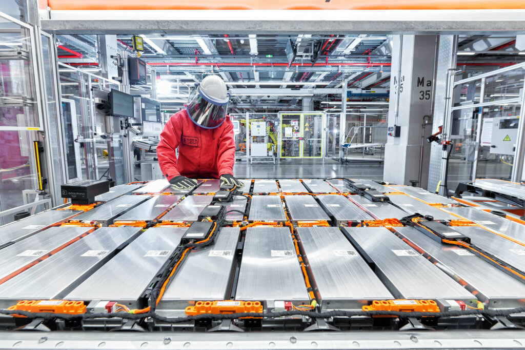 В России откроют завод по производству батарей для электрокаров