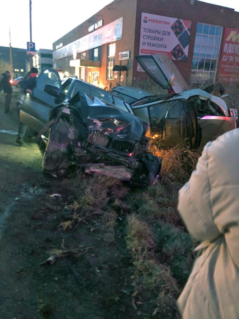 Водитель и пассажир &#171;Ниссана&#187; разбились в ночном ДТП в Барабинске