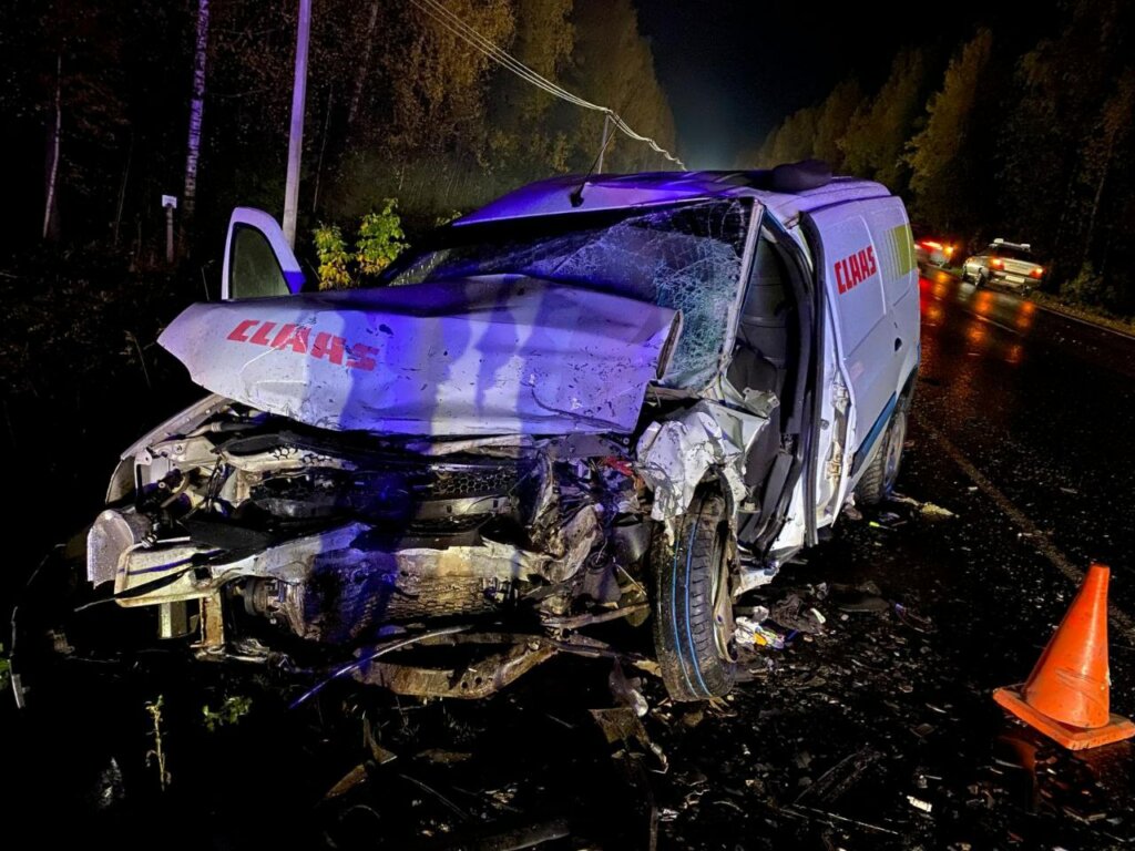 Два водителя погибли в тройном ДТП в Кирове