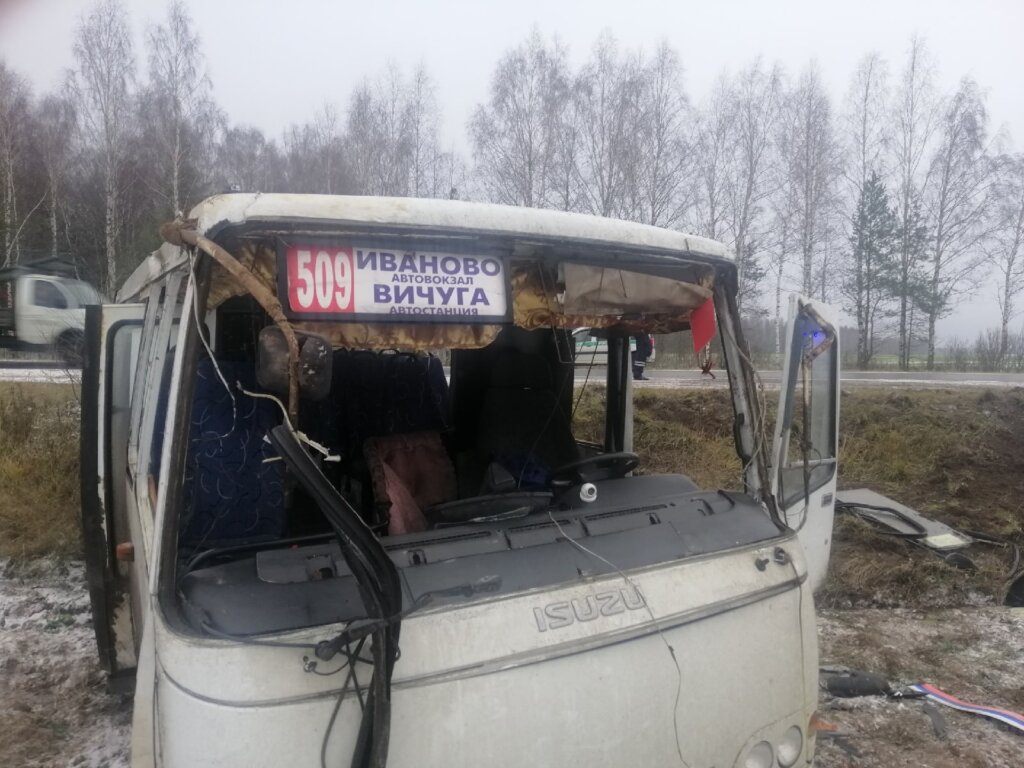 Пассажир автобуса погиб в ДТП в Ивановской области