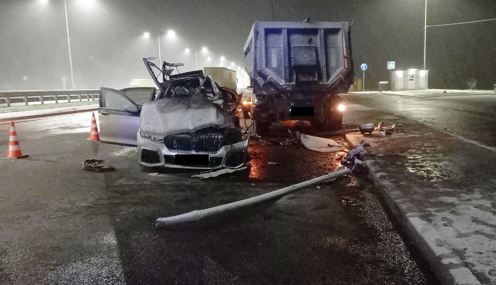 Водитель и пассажир BMW погибли в ДТП на трассе М-11