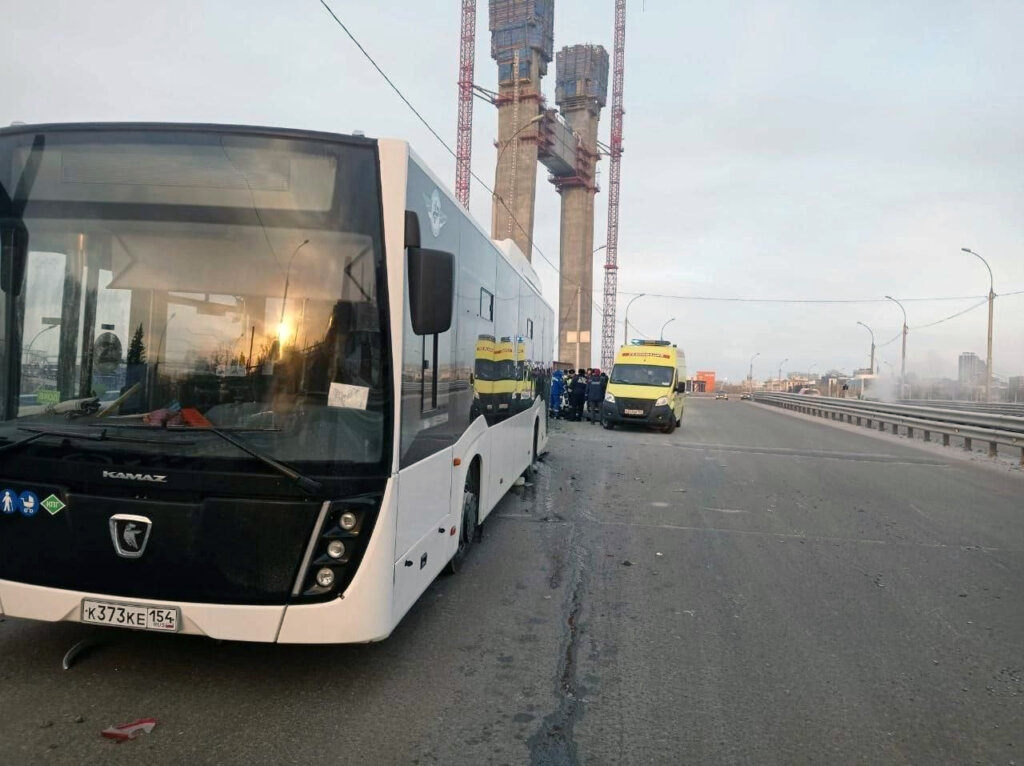 Водитель и пассажир &#171;Тойоты&#187; погибли в ДТП с автобусом в Новосибирске