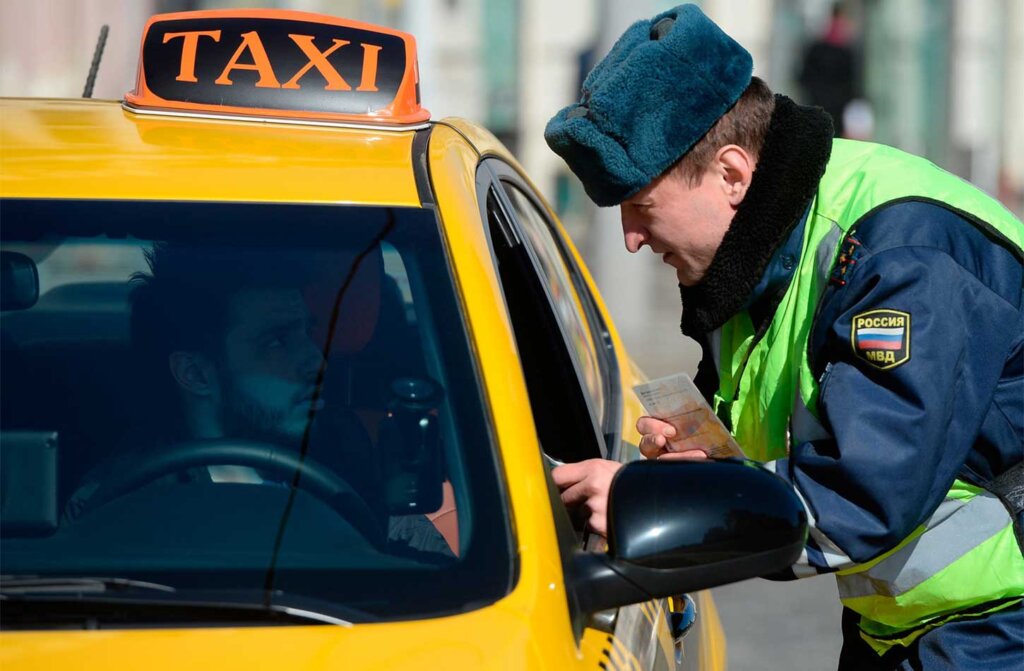 Водители, имеющие более трех штрафов, не смогут работать в такси