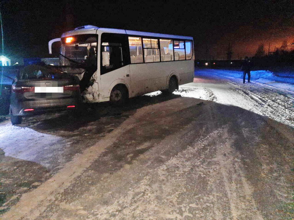 Двое погибли в ДТП с рейсовым автобусом в Чувашии