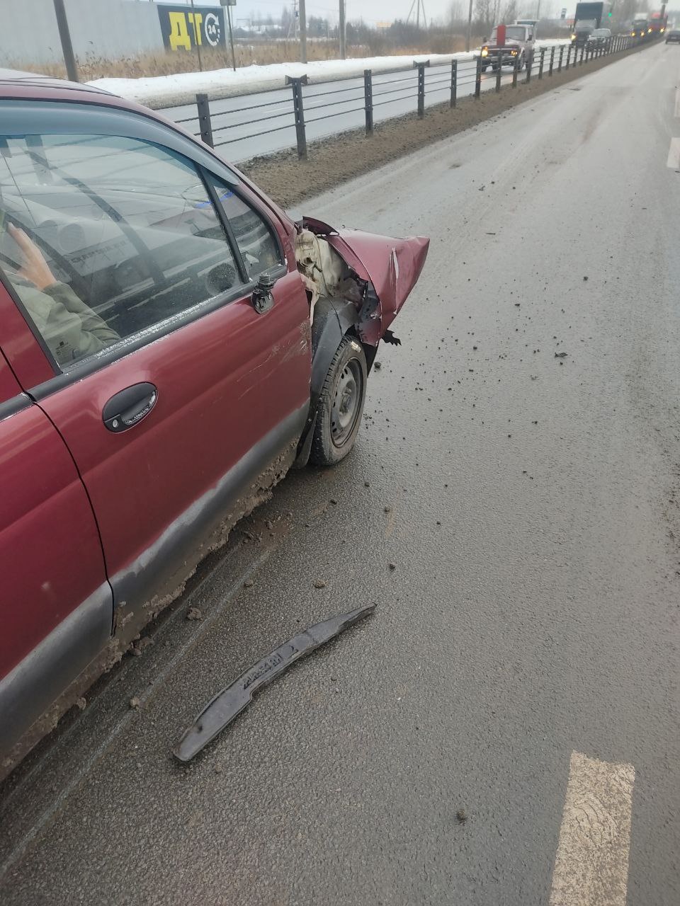 Водитель грузовика скрылся с места ДТП возле Суринского моста в Ярославле