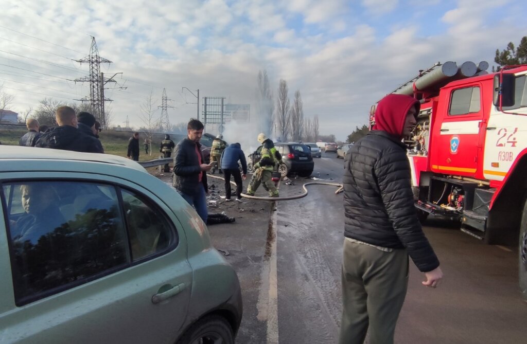 Оба водителя погибли в ДТП при въезде в Азов