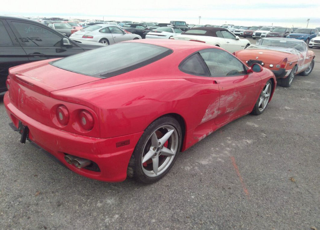 В США практически за бесценок продают спорткар Ferrari 360 Modena