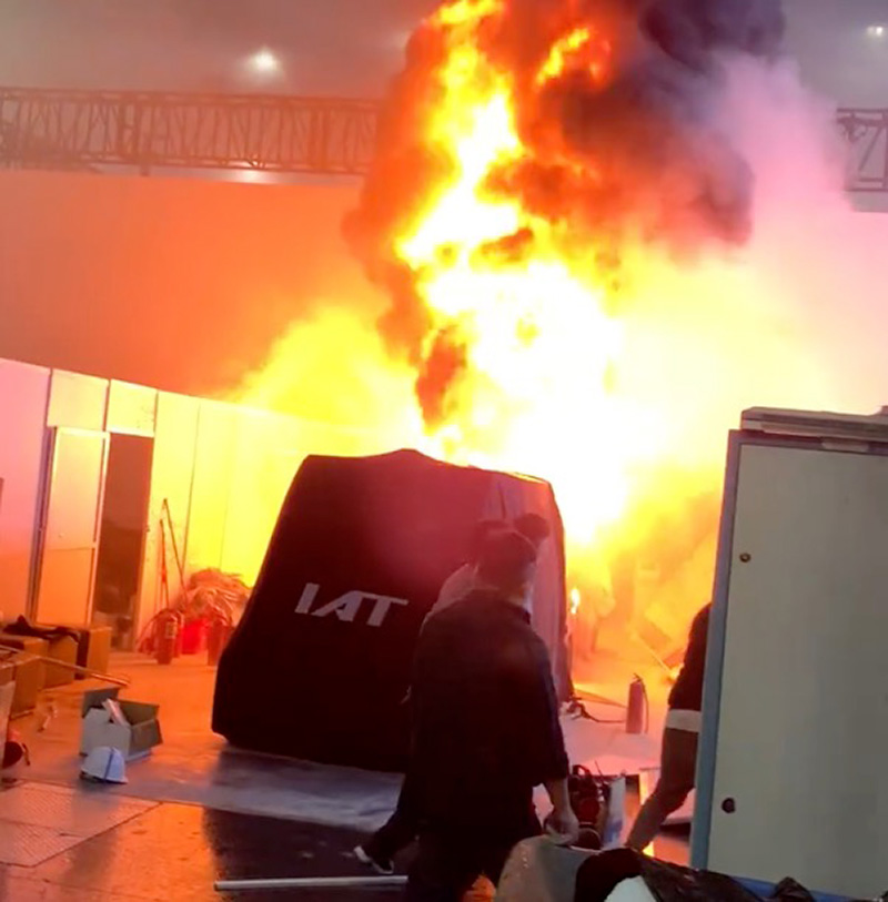 Концепт-кар AIAT С-Mute сгорел на автомобильной выставке в Китае