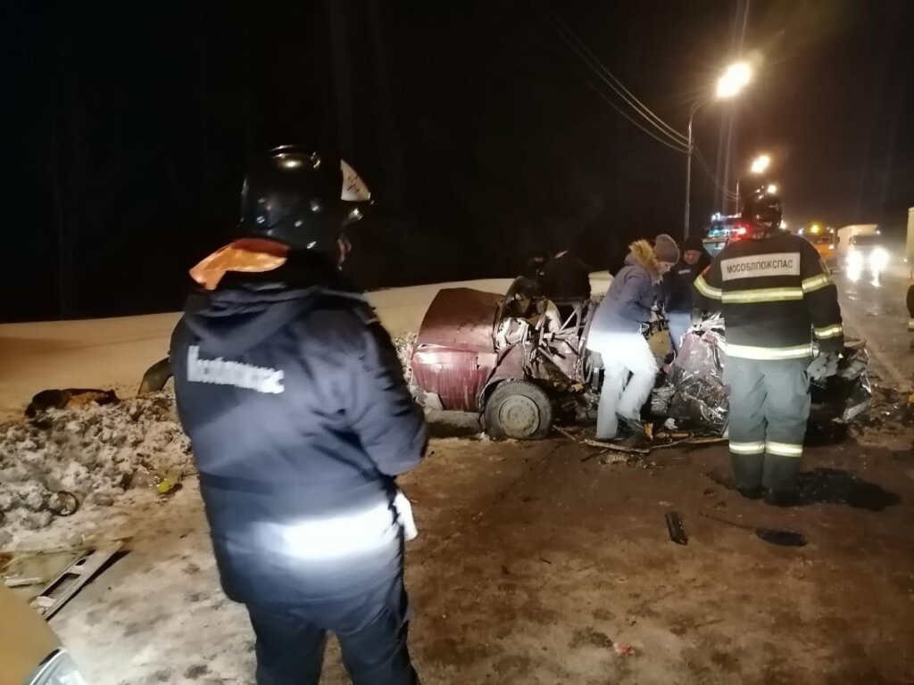 Отец и дочь разбились в ДТП в Подмосковье