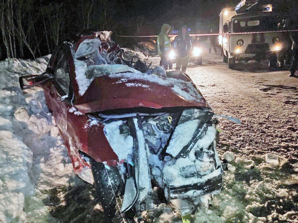 Трагедия в Архангельской области: пьяный водитель на фуре въехал в машину с семьей