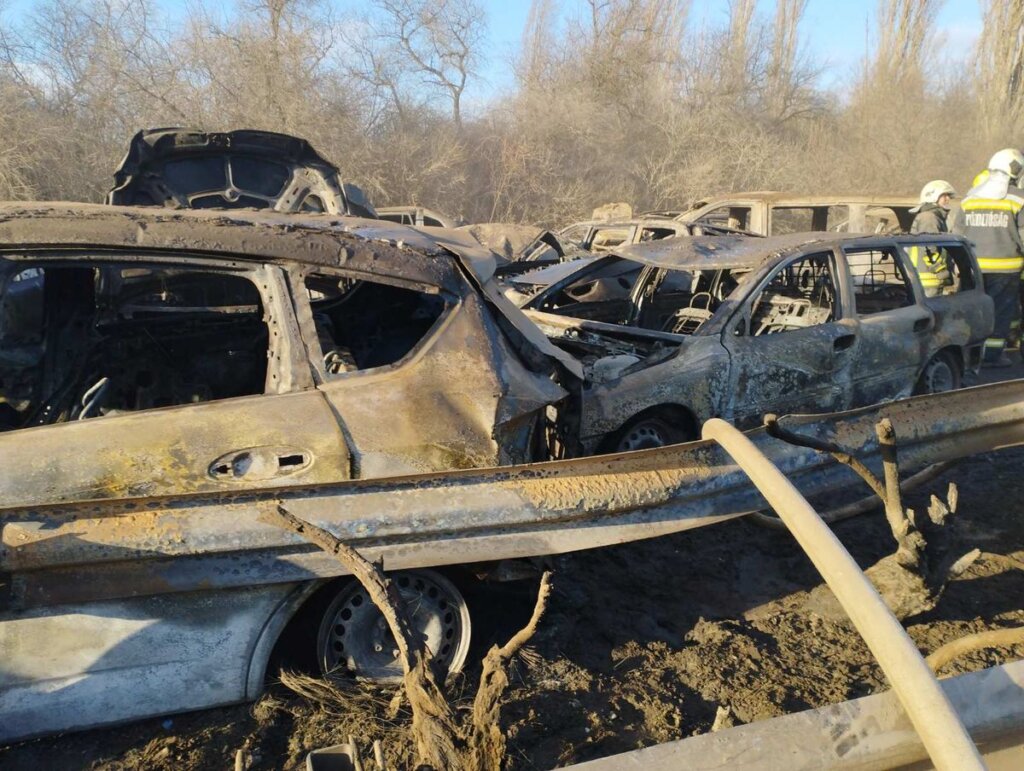 Армагеддон на трассе в Венгрии: столкнулись и загорелись более 40 автомобилей