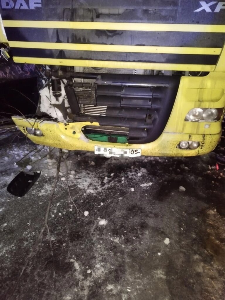 Трагедия в Архангельской области: пьяный водитель на фуре въехал в машину с семьей