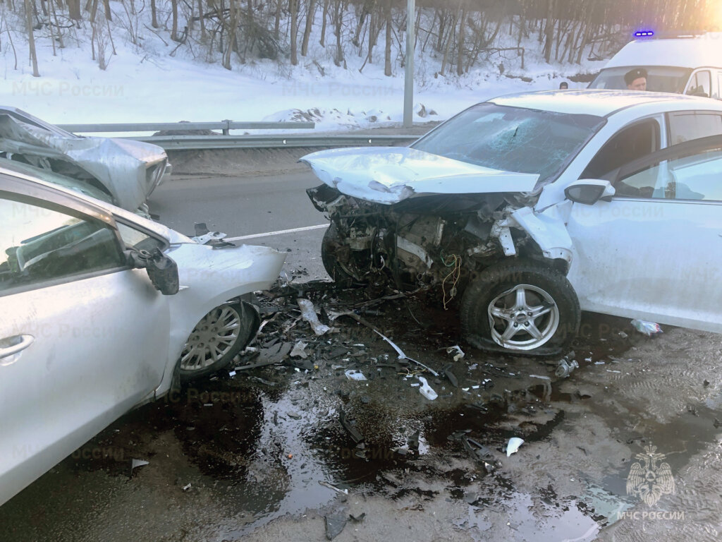 &#171;На дороге был гололёд&#187;: два водителя разбились на трассе Ярославль &#8212; Рыбинск