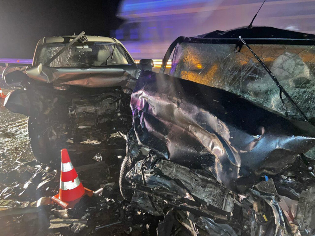 «Лада Гранта» и Hyundai Tucson лоб в лоб столкнулись на трассе М-5: трое погибли