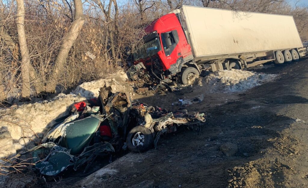 Легковушку смяло до багажника: жуткое ДТП в Челябинской области унесло 5 жизней