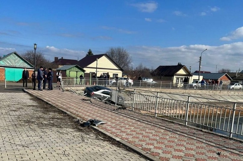 Жуткое ДТП в Татарстане: 56-летний водитель сбил мальчика на велосипеде и съехал в водоем