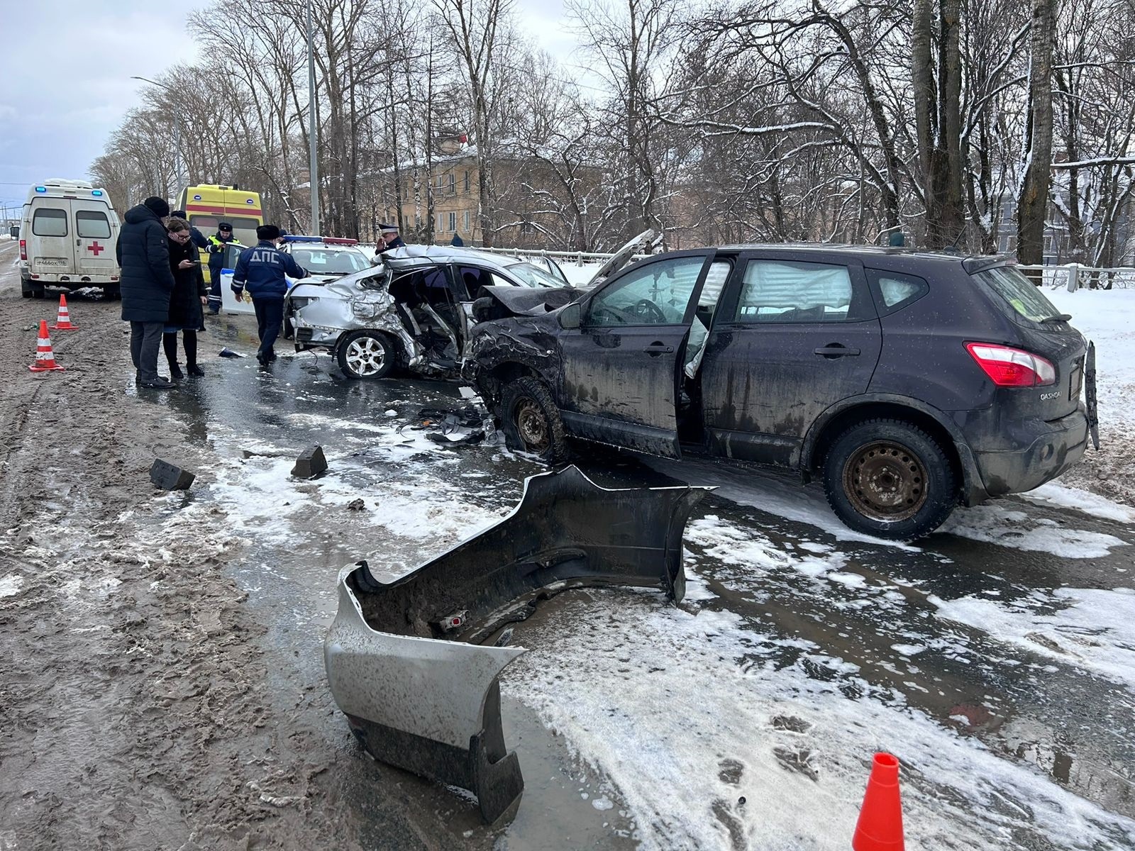 Женщина и двое детей погибли при пожаре в бывшем общежитии в Вологде - ТАСС