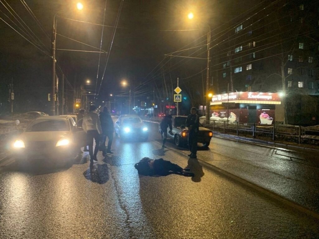 В Ижевске 18-летний лихач на &#171;семерке&#187; сбил пешехода