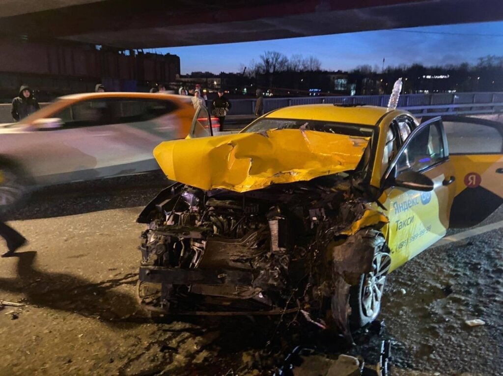 ДТП на Волгоградском проспекте в Москве: водитель каршеринга выехал на ...