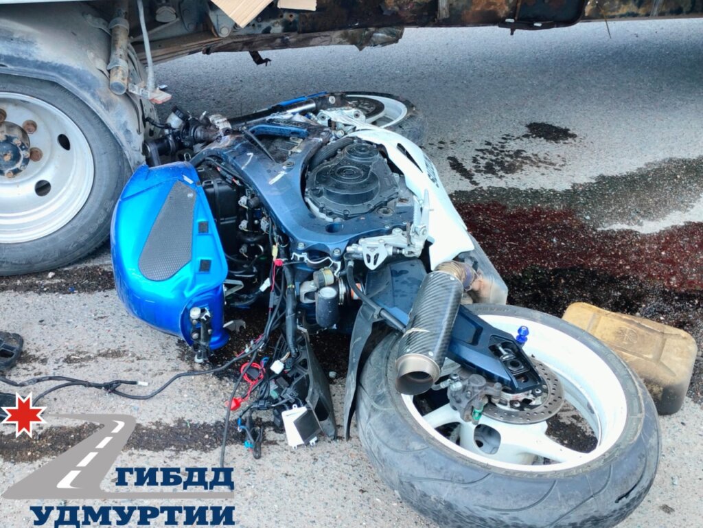 25-летний мотоциклист разбился на улице Азина в Воткинске
