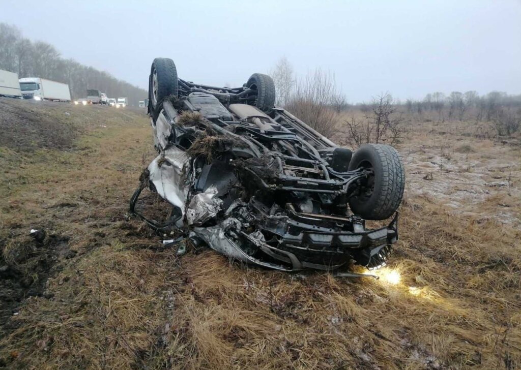 Ford Focus и Mercedes-Benz столкнулись на трассе «Каспий»: погибли оба водителя
