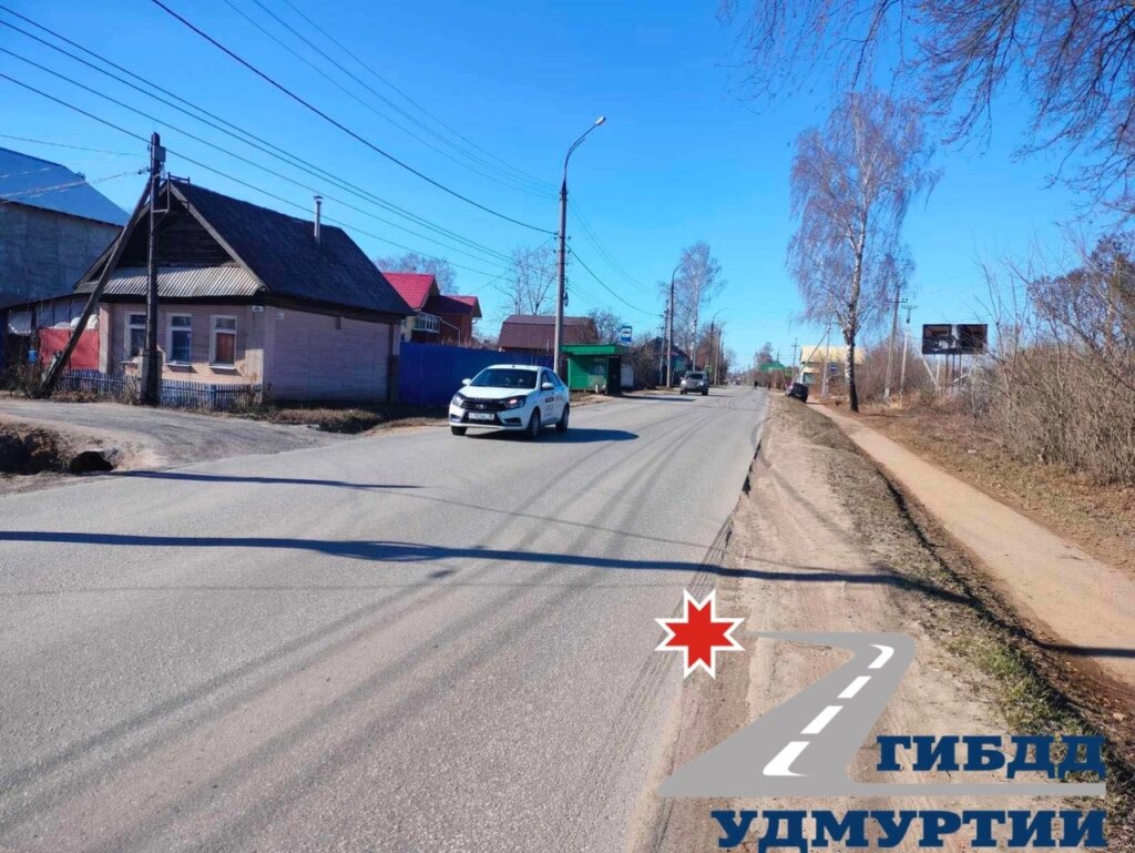 В Воткинске ребенок перебегал дорогу в неположенном месте и попал под машину