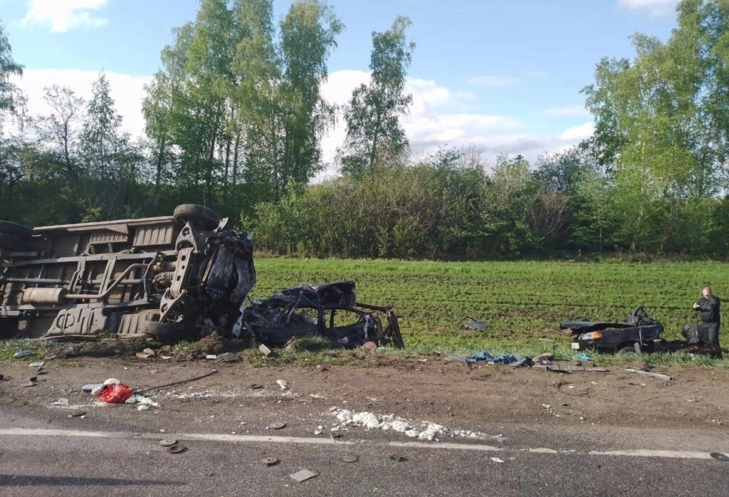 ДТП в Тамбовской области: видеорегистратор запечатлел последние секунды жизни водителя и пассажира &#171;Лады&#187;