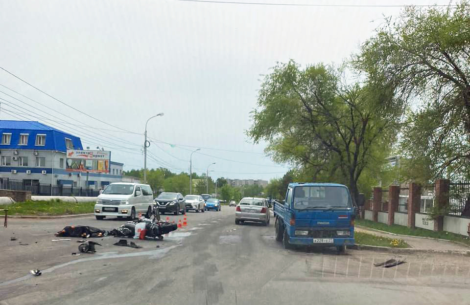 34-летний мотоциклист разбился в утреннем ДТП в Хабаровске