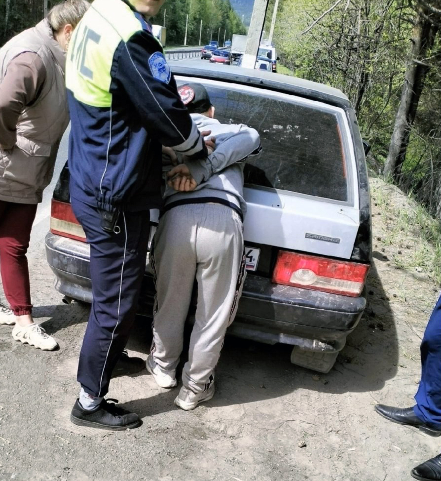 В Златоусте пьяный водитель пытался скрыться от сотрудников ДПС, но был задержан