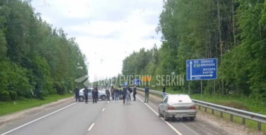 Инцидент в Калужской области: на трассу М-3 упали два беспилотника