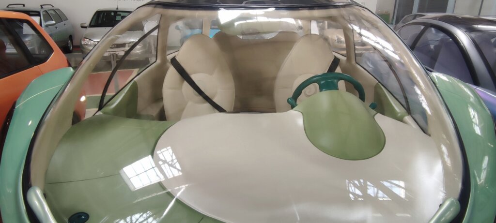 На АвтоВАЗе восстановили уникальный электрокар Lada Rapan